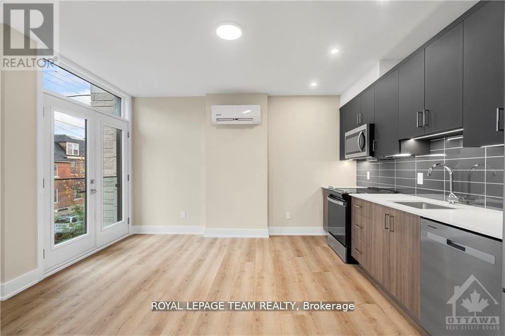 6 - 352 LYON STREET NORTH Image 3