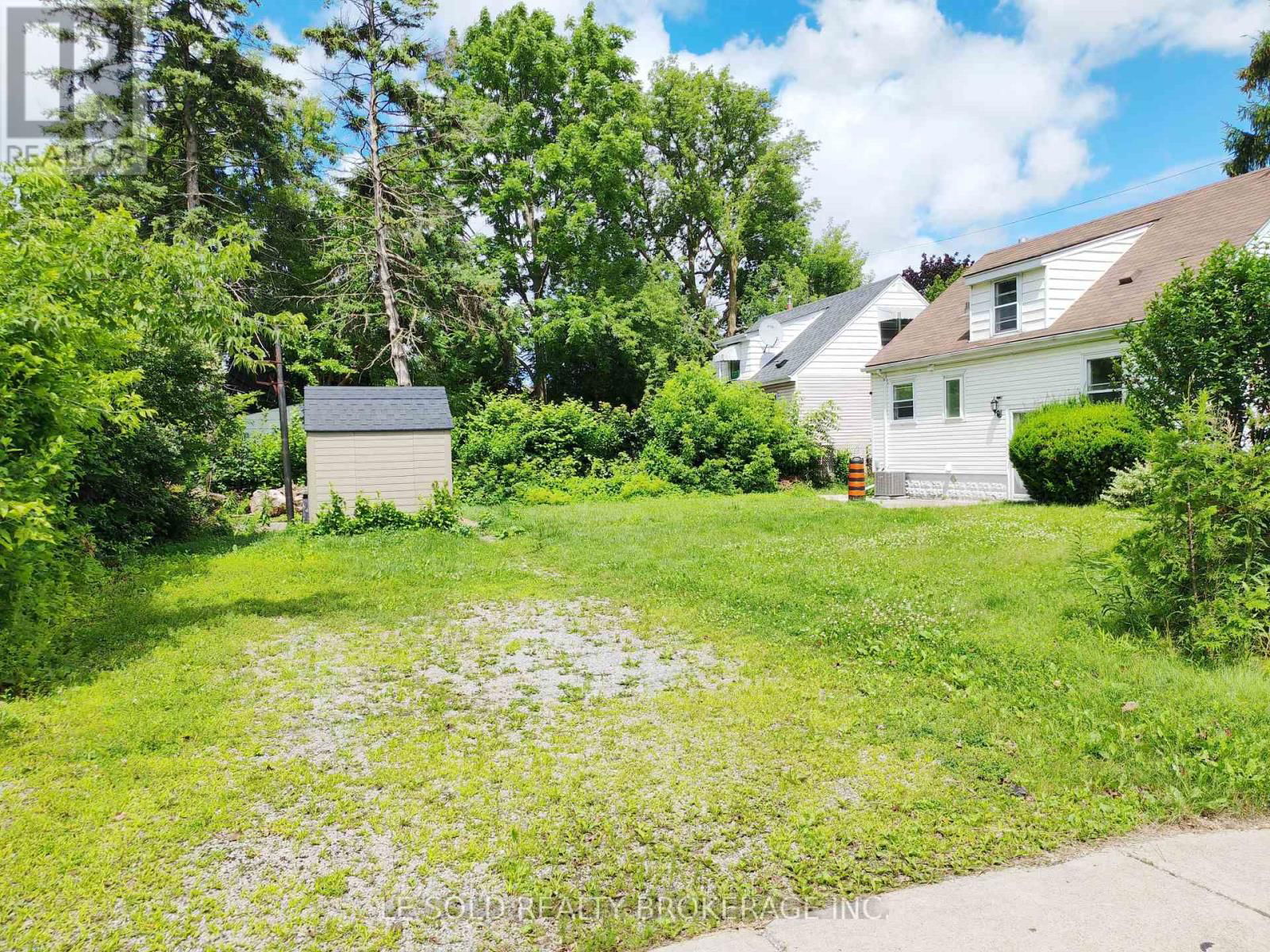 Upper - 112 LELAND STREET Image 15