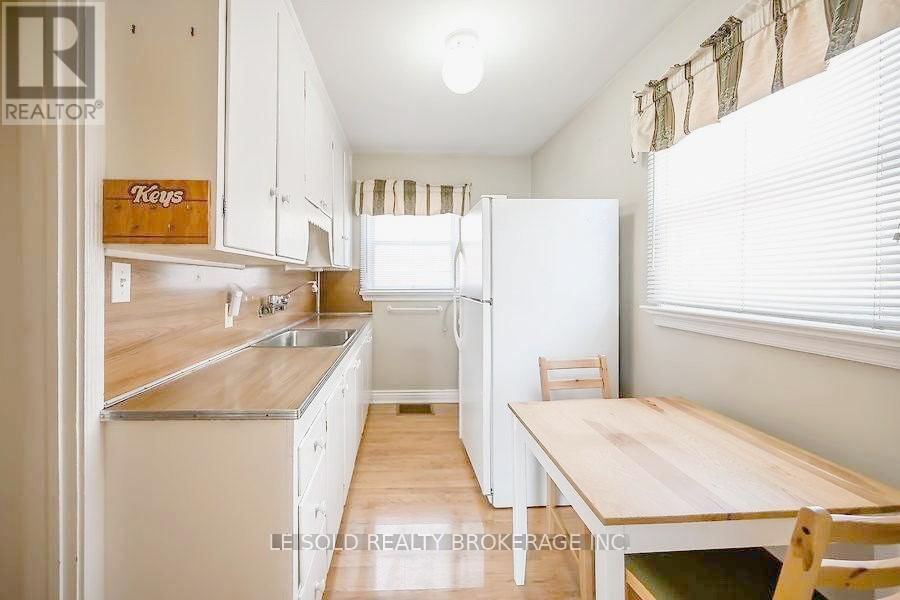 Upper - 112 LELAND STREET Image 4