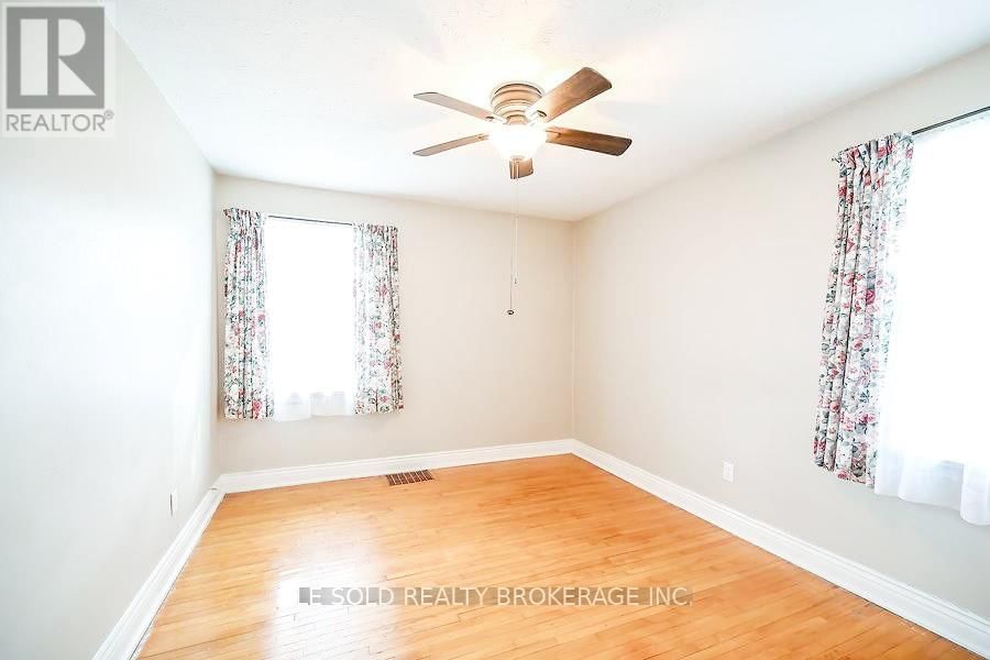 Upper - 112 LELAND STREET Image 7