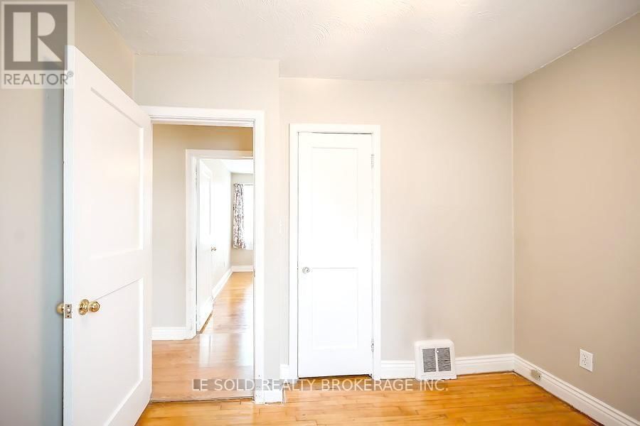 Upper - 112 LELAND STREET Image 8