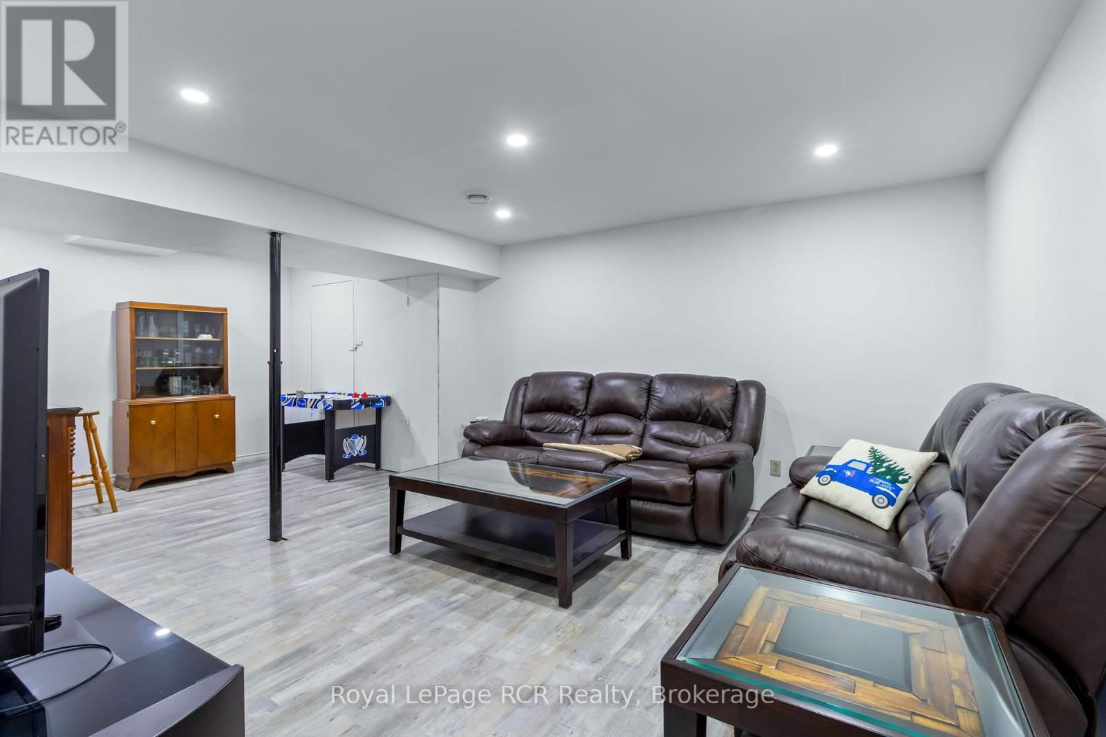 625 MALLORY BEACH ROAD Image 27