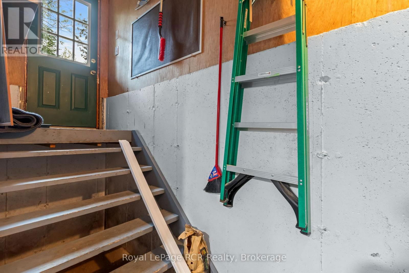 625 MALLORY BEACH ROAD Image 30