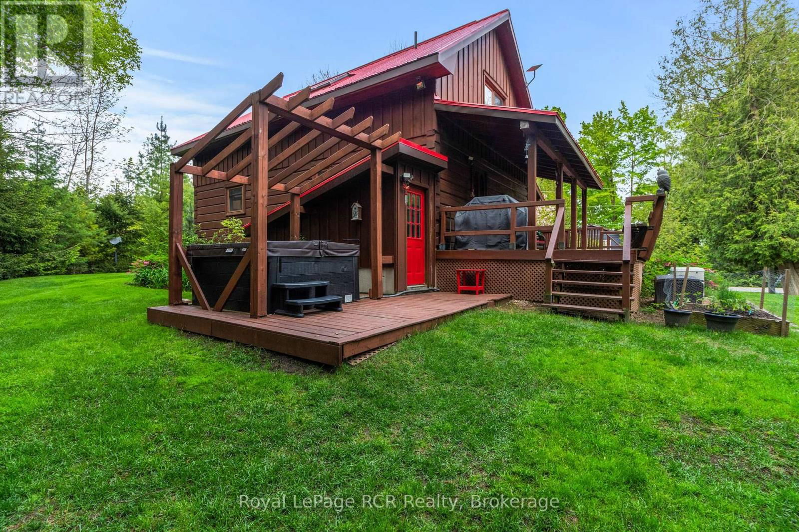625 MALLORY BEACH ROAD Image 32
