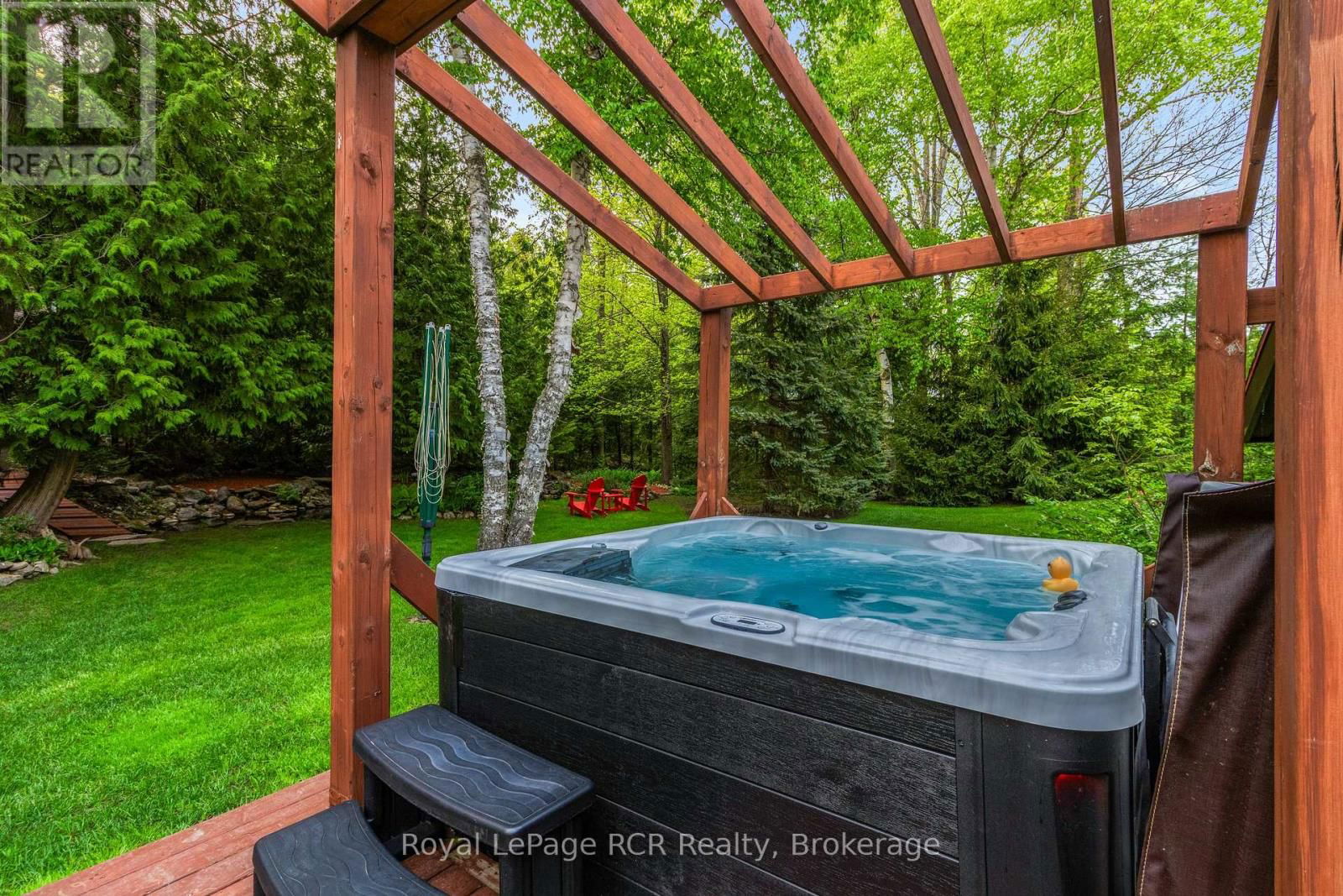 625 MALLORY BEACH ROAD Image 34