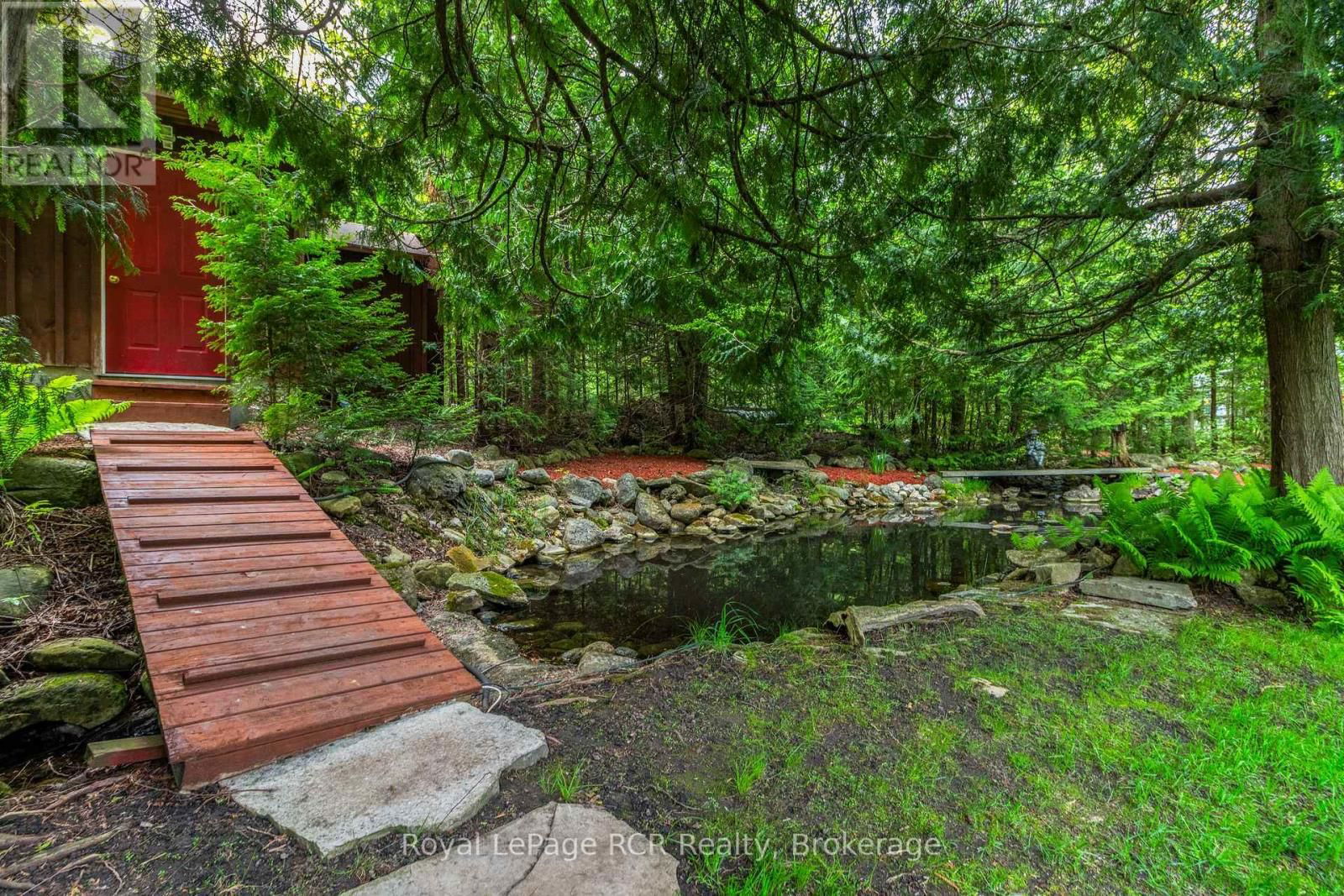 625 MALLORY BEACH ROAD Image 37