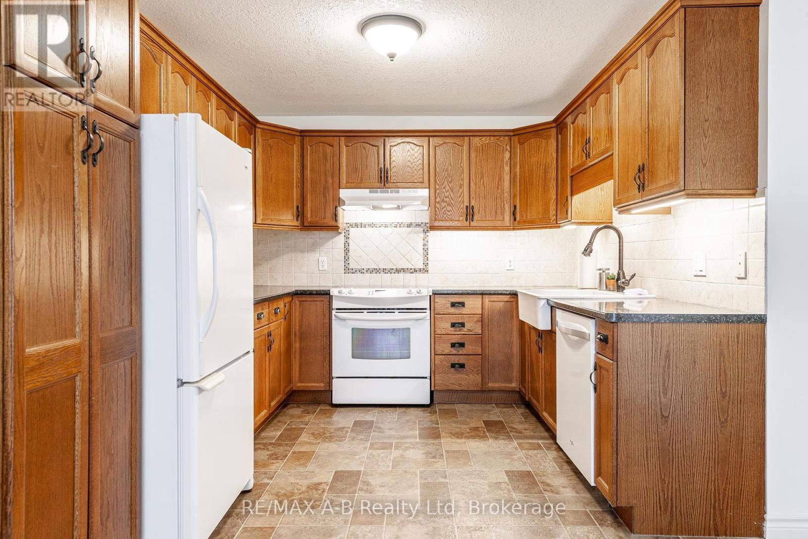 52 WINGFIELD AVENUE Image 10