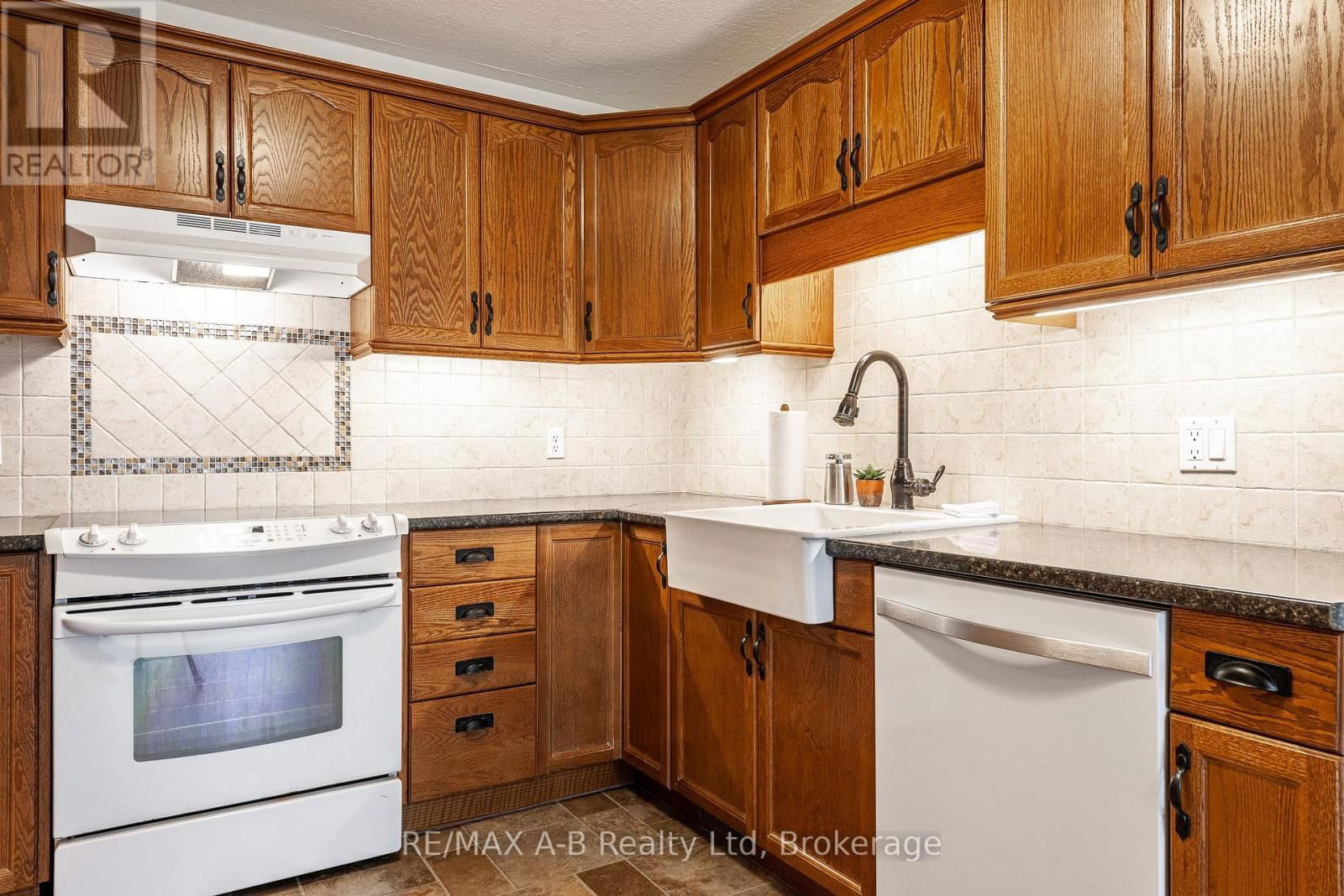 52 WINGFIELD AVENUE Image 11
