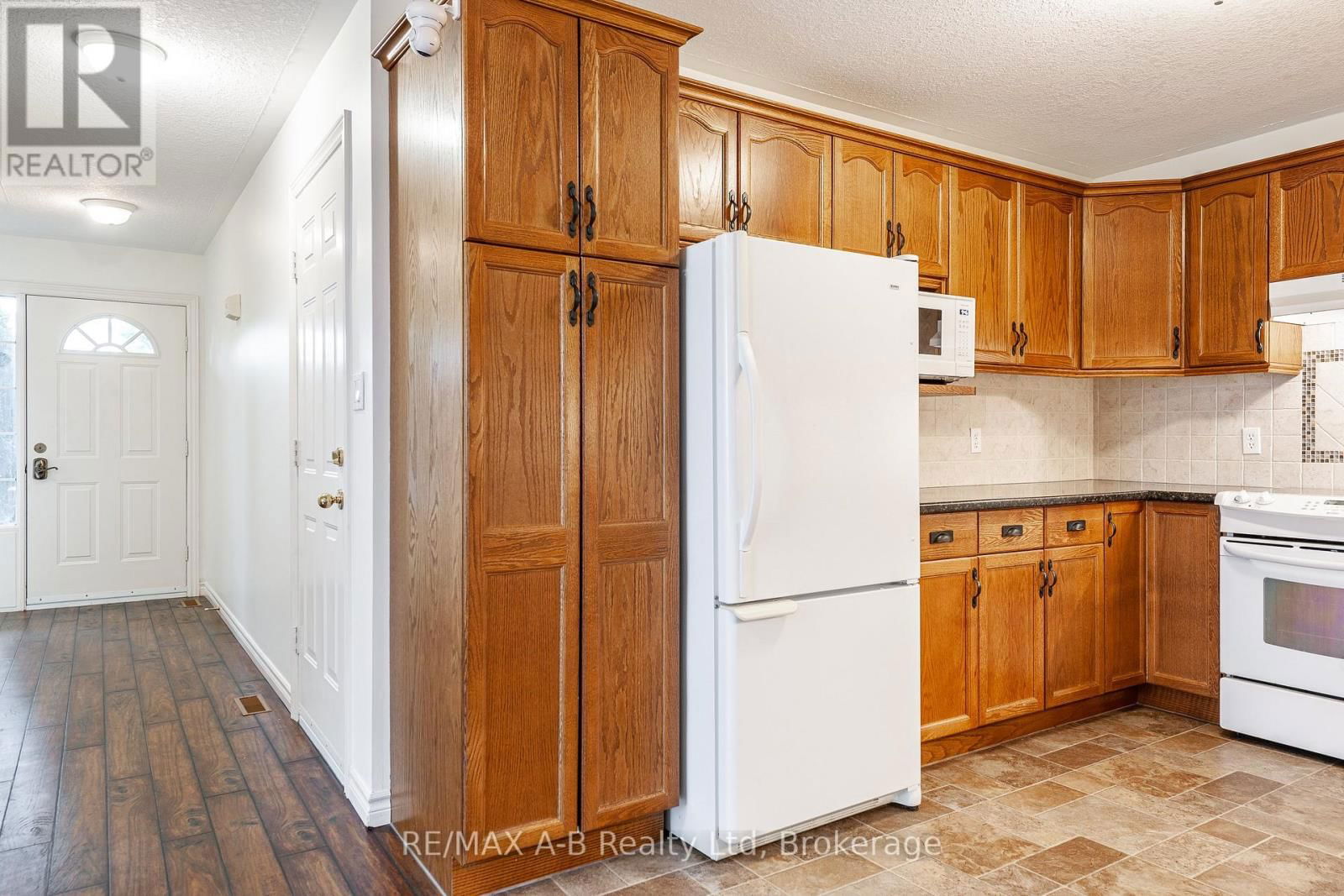52 WINGFIELD AVENUE Image 12