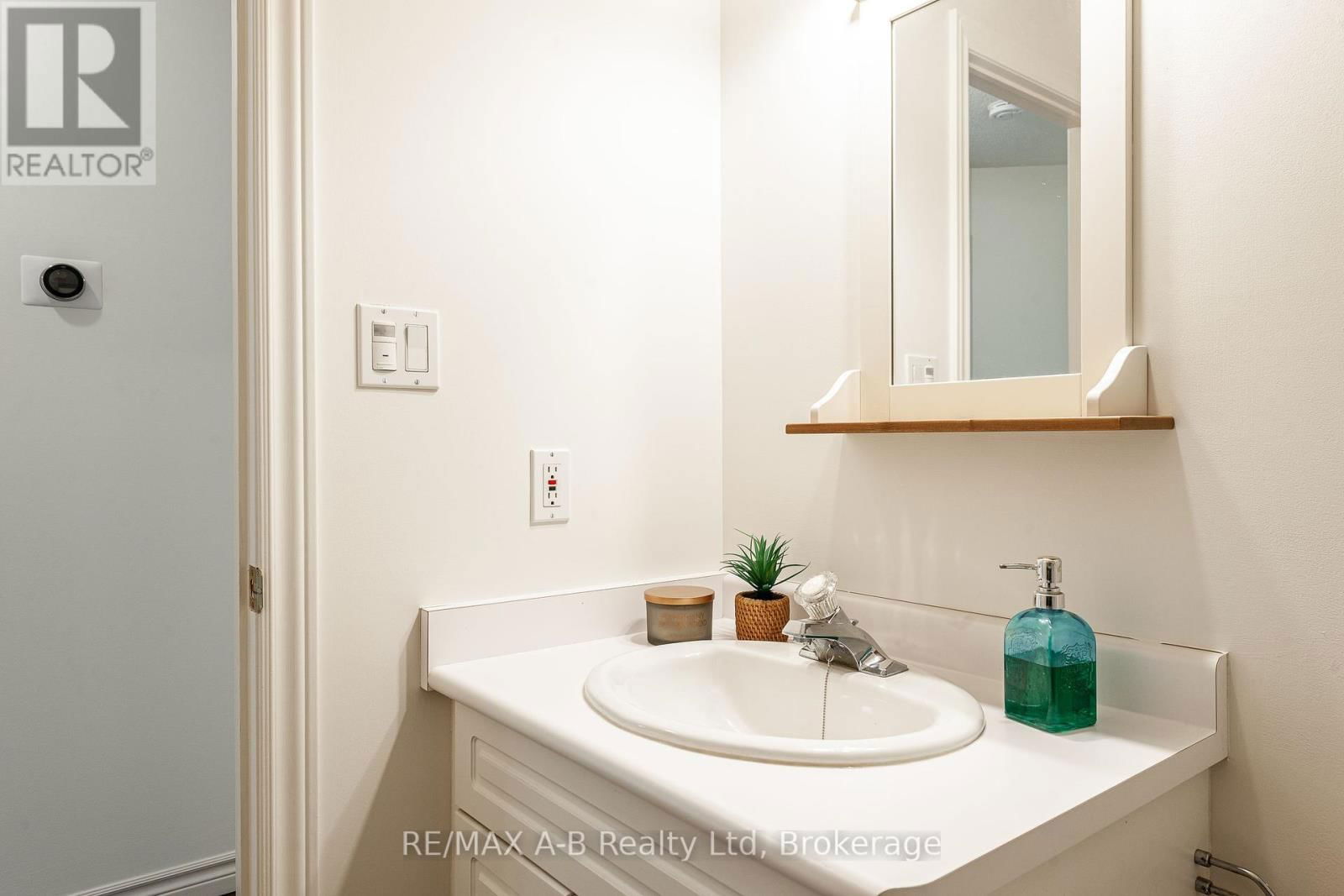 52 WINGFIELD AVENUE Image 14