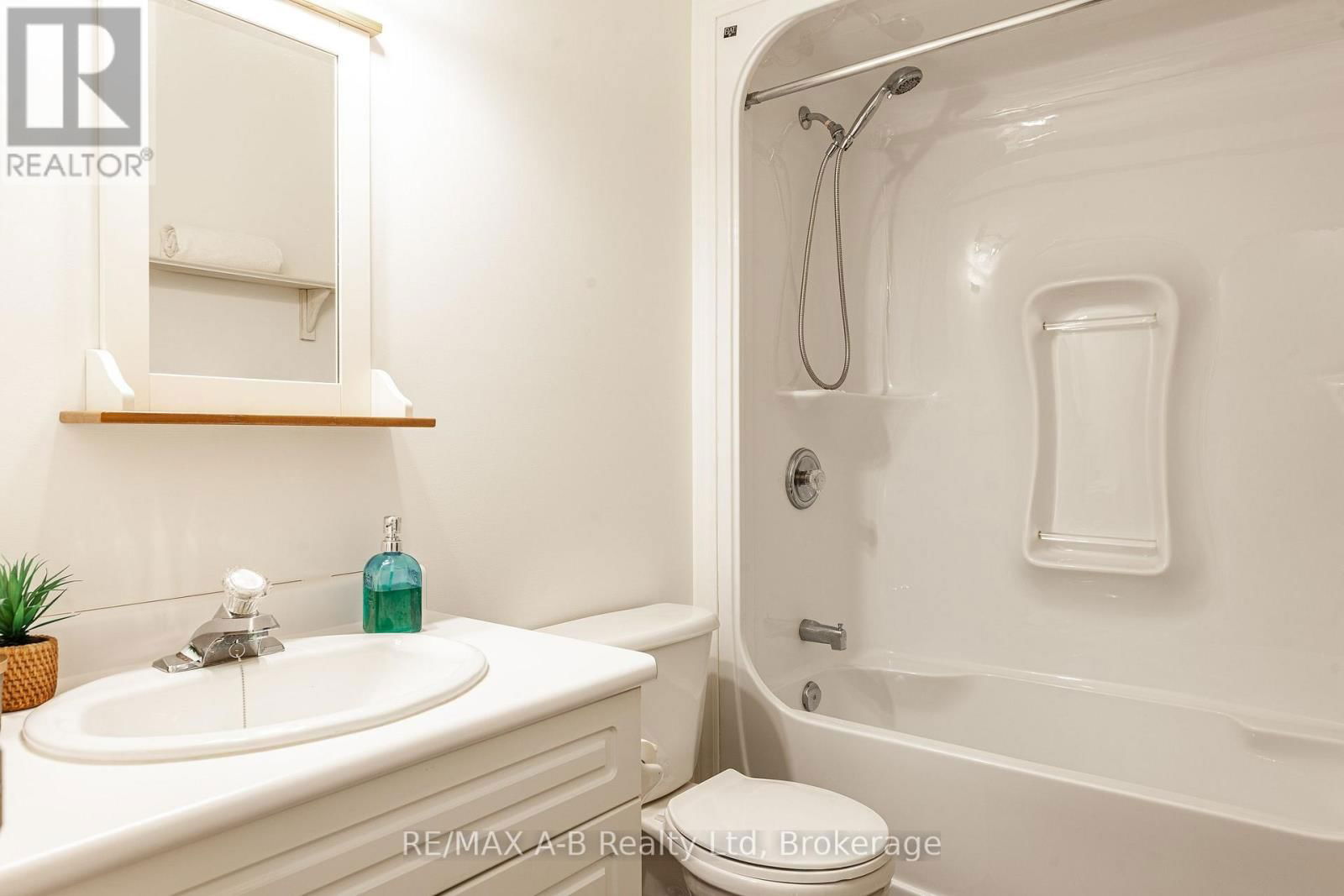 52 WINGFIELD AVENUE Image 15