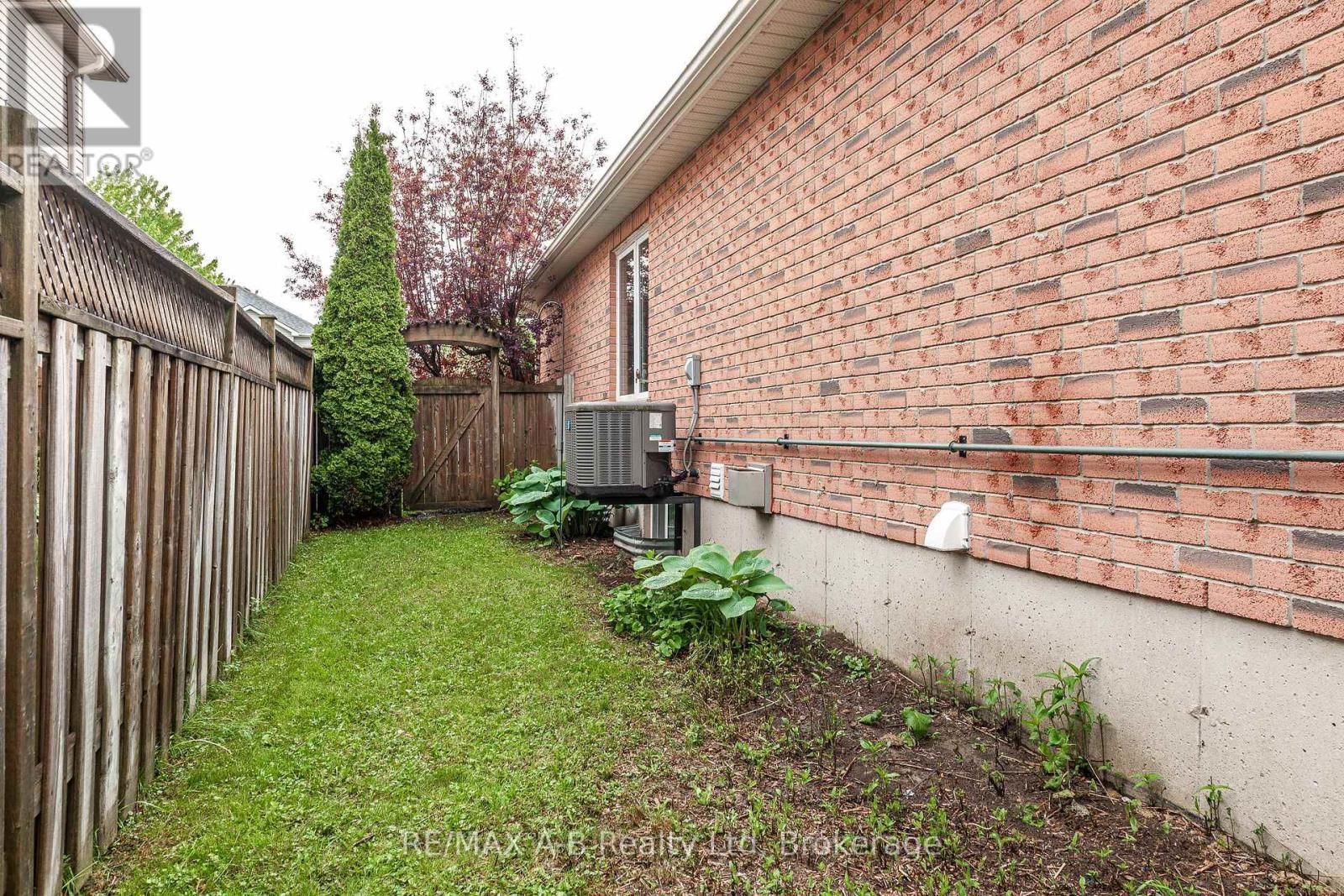 52 WINGFIELD AVENUE Image 36