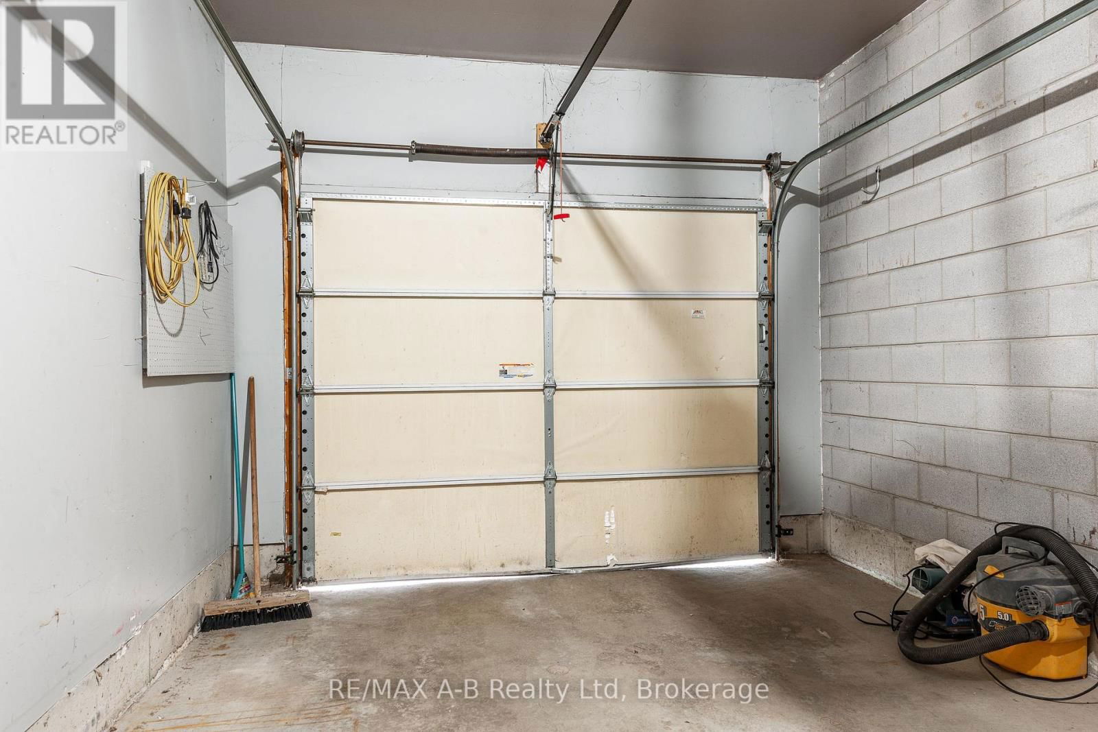 52 WINGFIELD AVENUE Image 39
