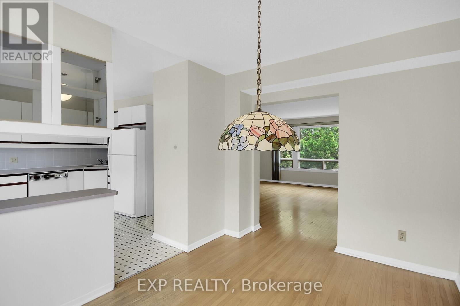 68 - 773A SPRINGLAND DRIVE Image 14