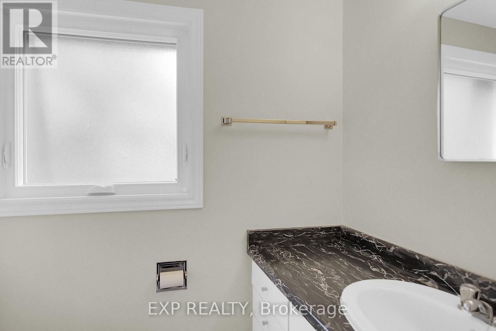 68 - 773A SPRINGLAND DRIVE Image 16