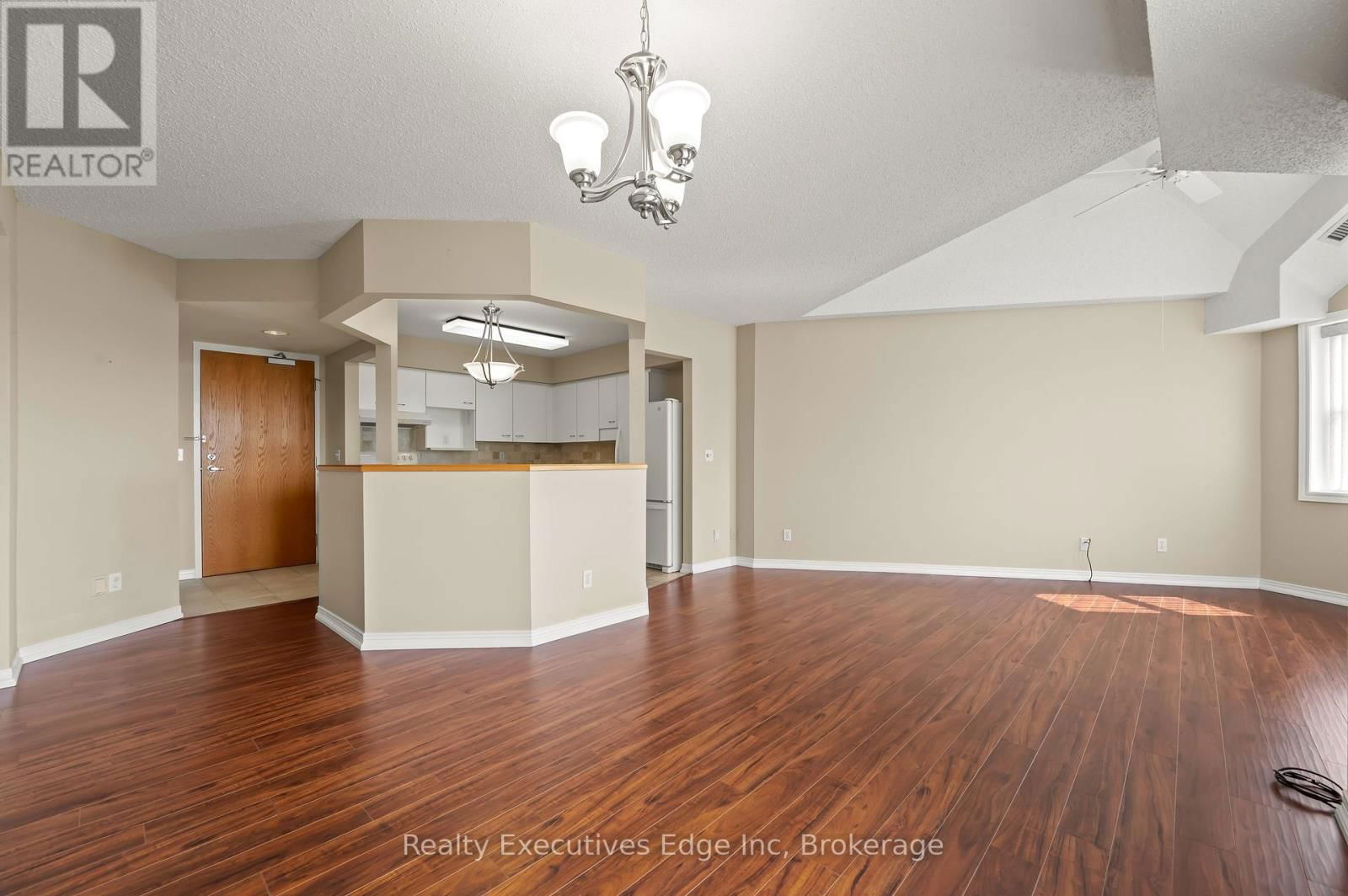 312 - 208 SILVERCREEK PARKWAY NORTH Image 12