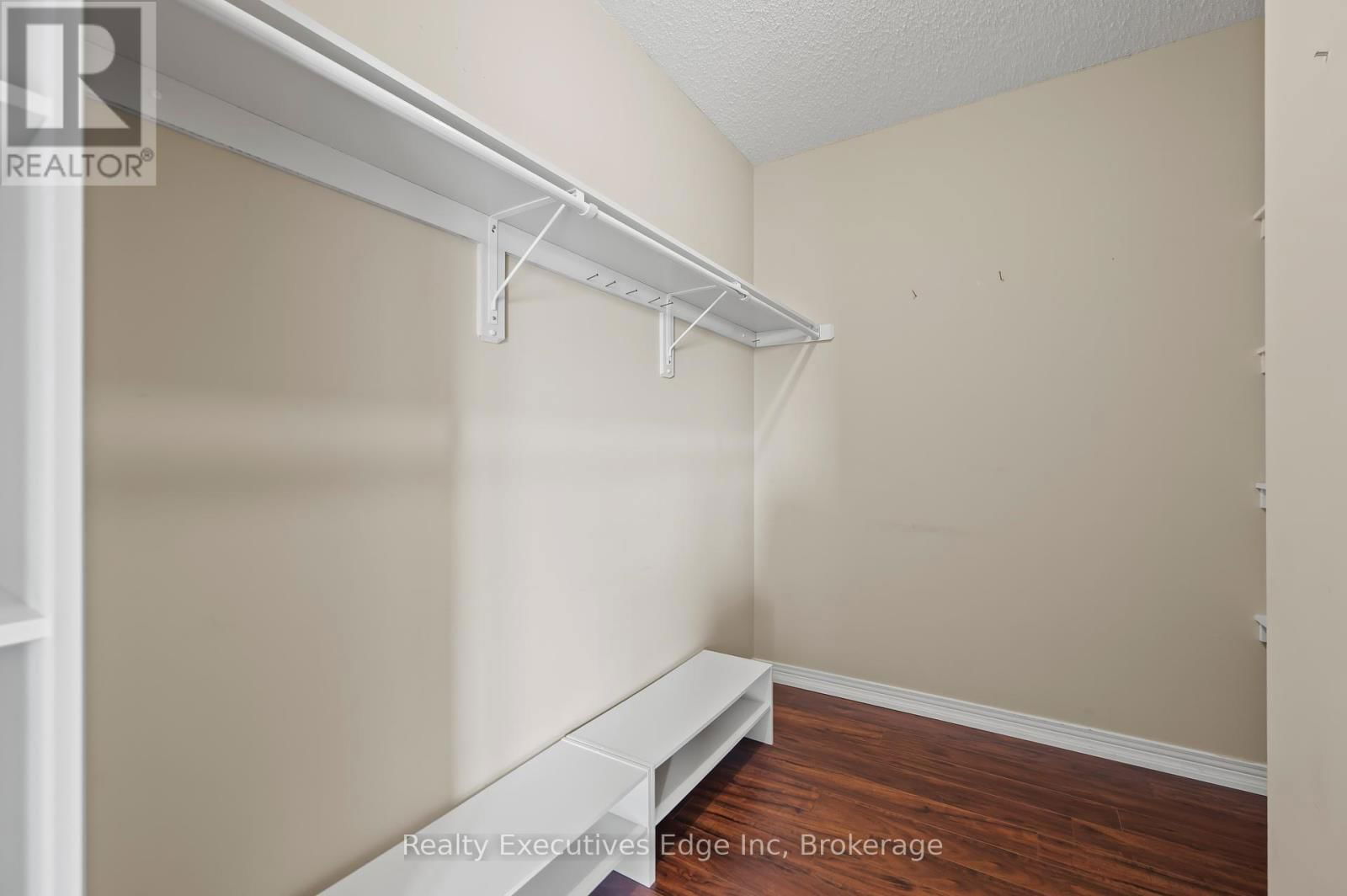 312 - 208 SILVERCREEK PARKWAY NORTH Image 29
