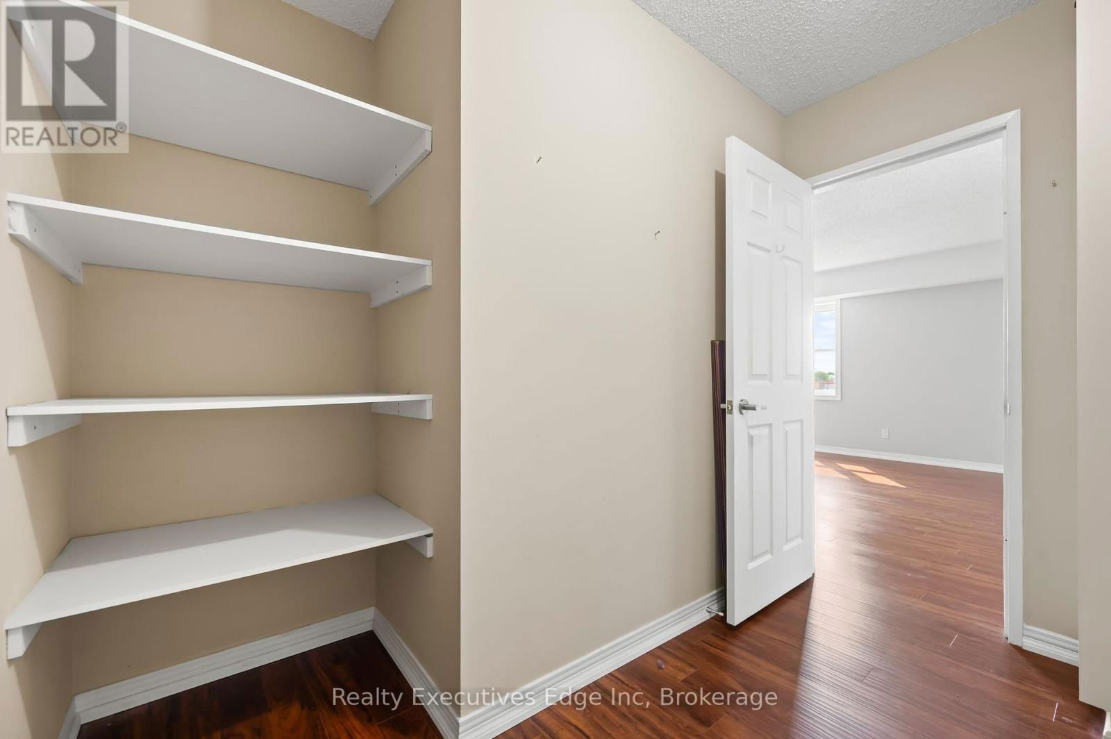 312 - 208 SILVERCREEK PARKWAY NORTH Image 30