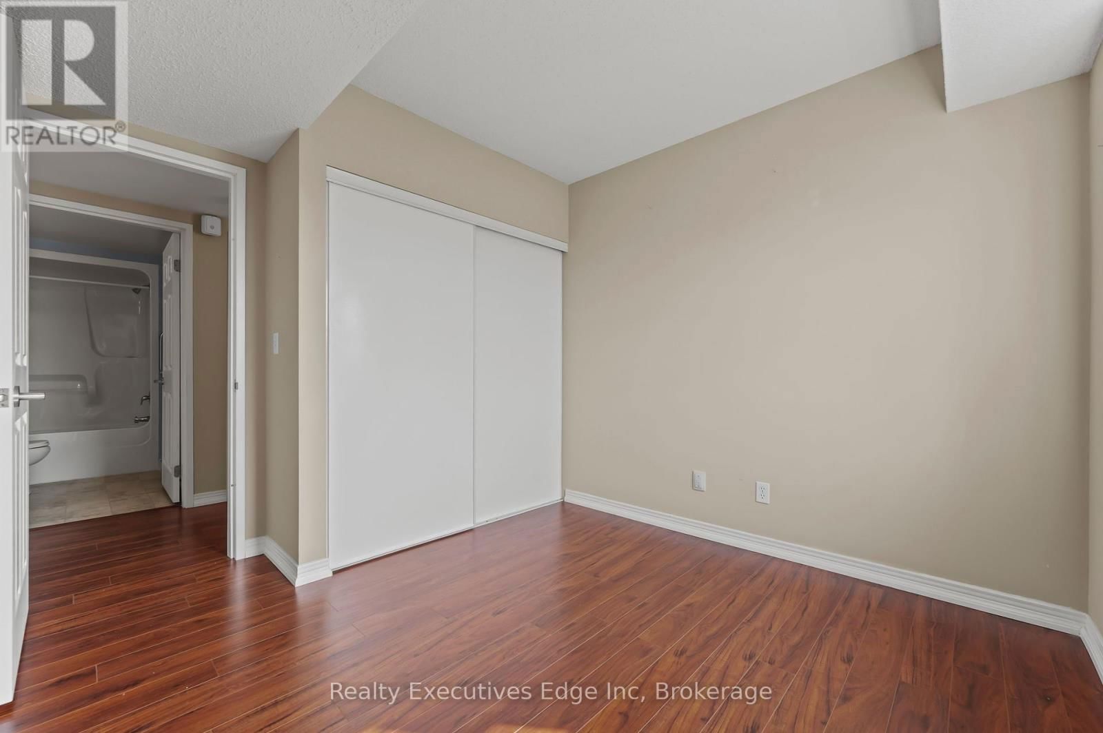 312 - 208 SILVERCREEK PARKWAY NORTH Image 33