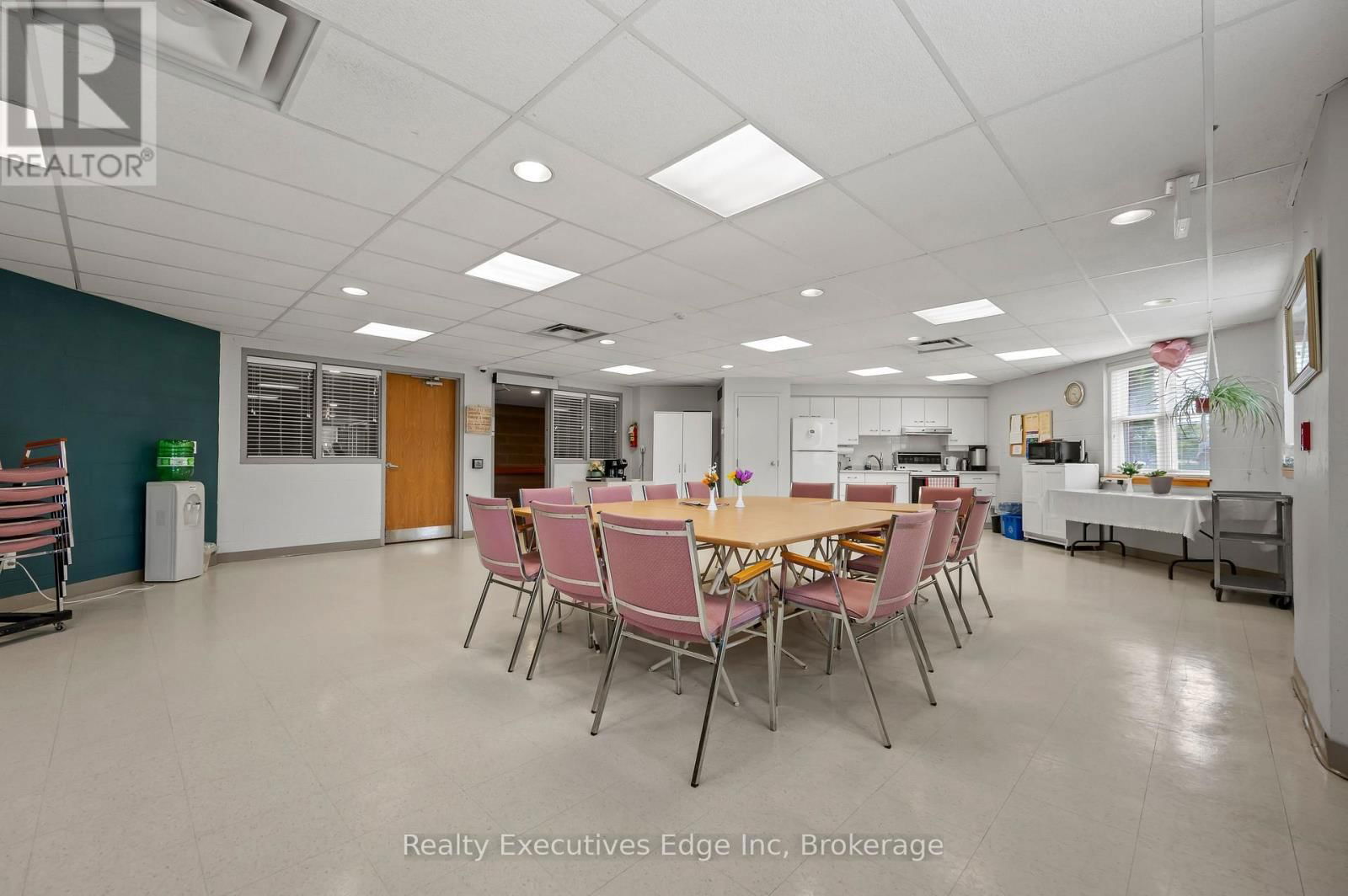 312 - 208 SILVERCREEK PARKWAY NORTH Image 38