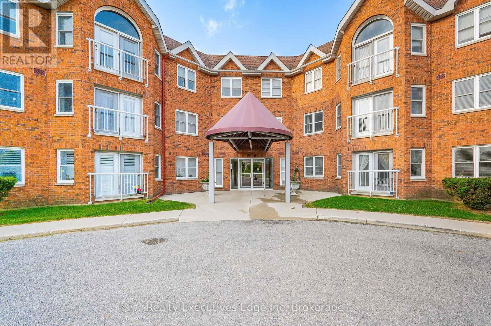 312 - 208 SILVERCREEK PARKWAY NORTH Image 4