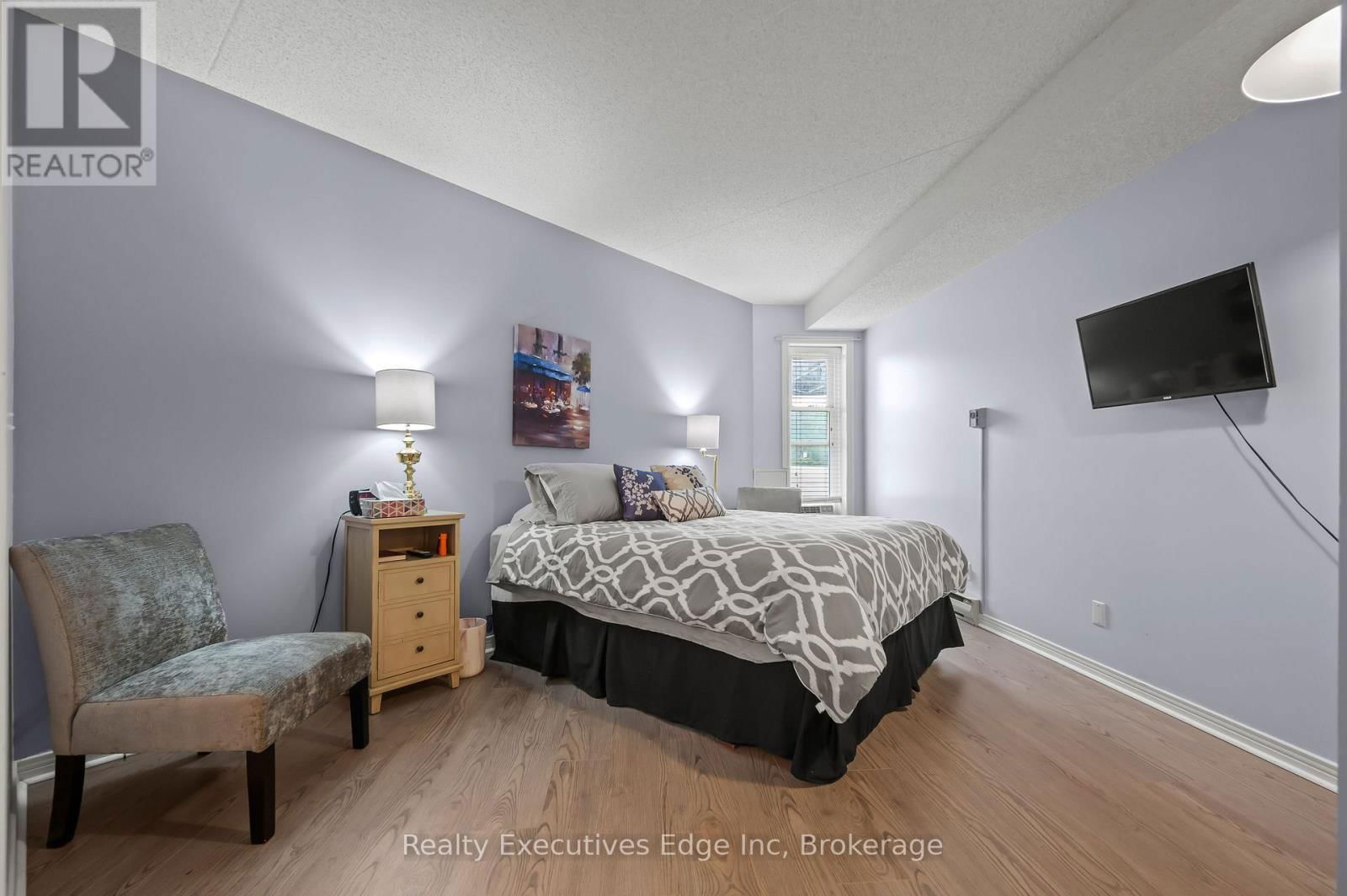312 - 208 SILVERCREEK PARKWAY NORTH Image 40