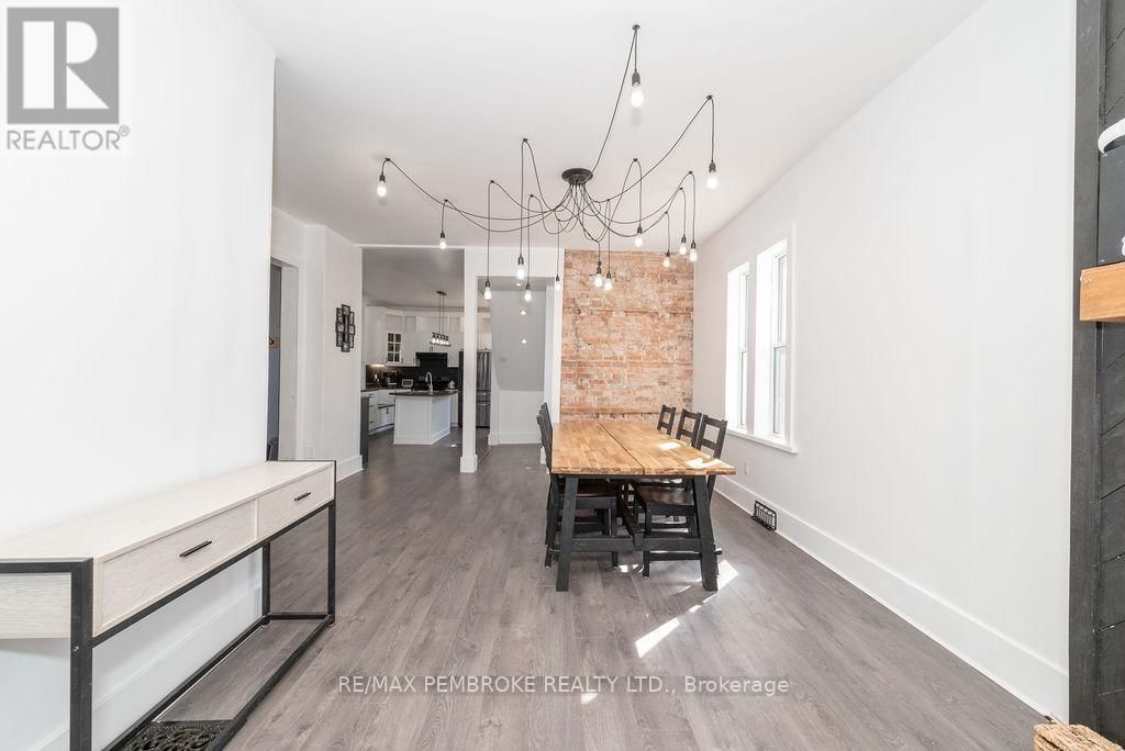 502 MARY STREET Image 11
