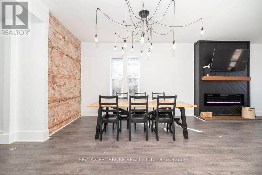 502 MARY STREET Image 12