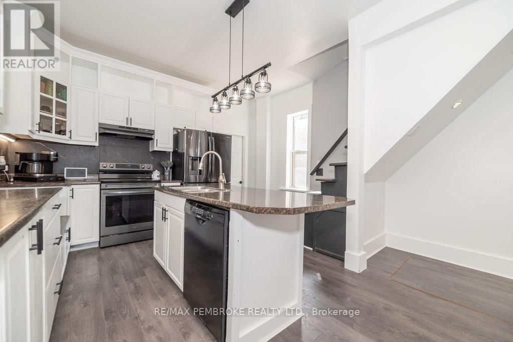 502 MARY STREET Image 16