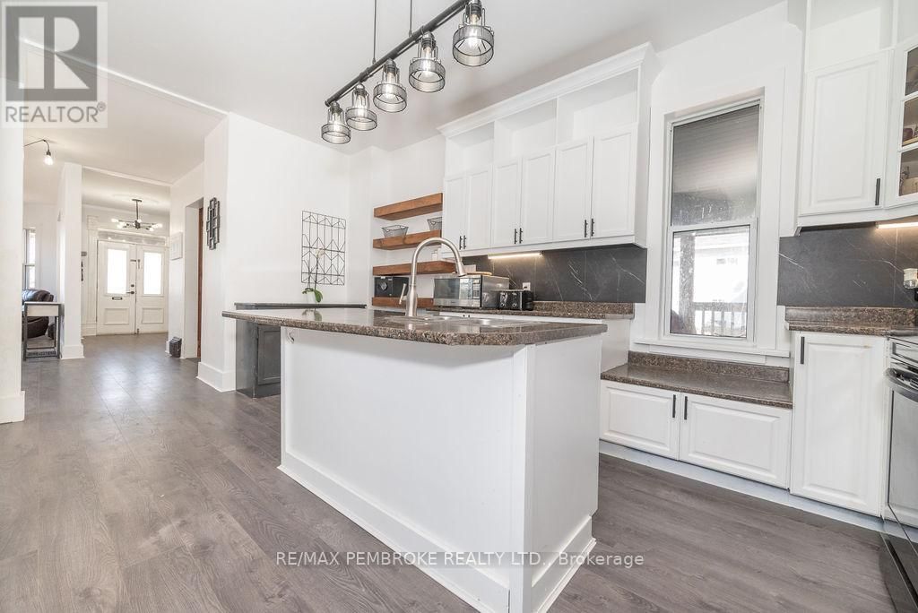 502 MARY STREET Image 17