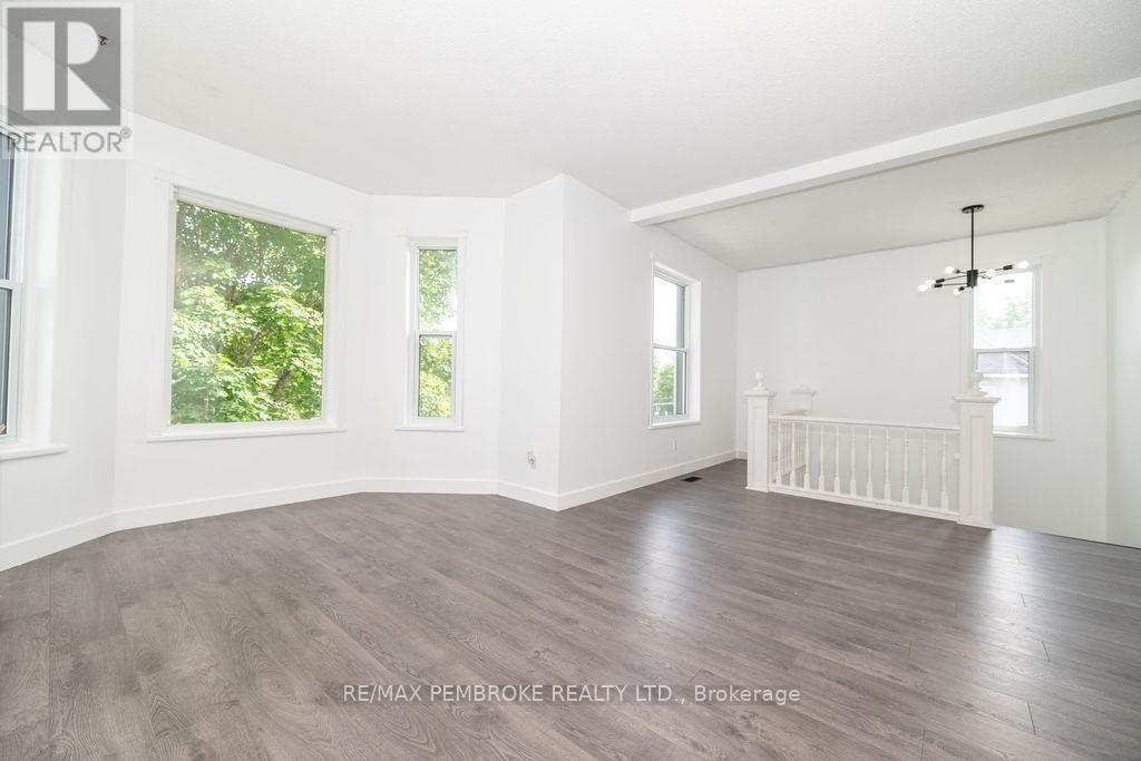 502 MARY STREET Image 19