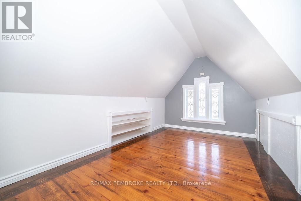 502 MARY STREET Image 23
