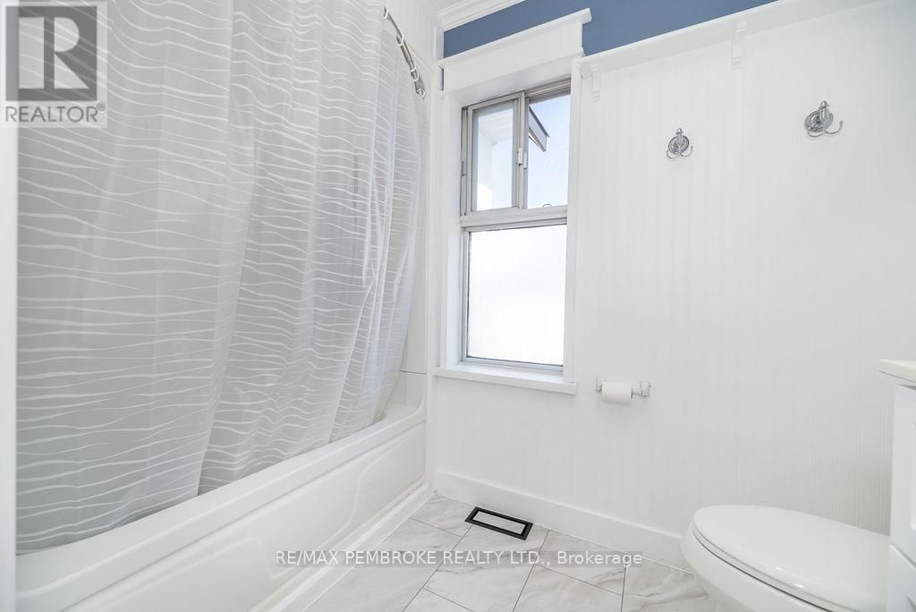 502 MARY STREET Image 25