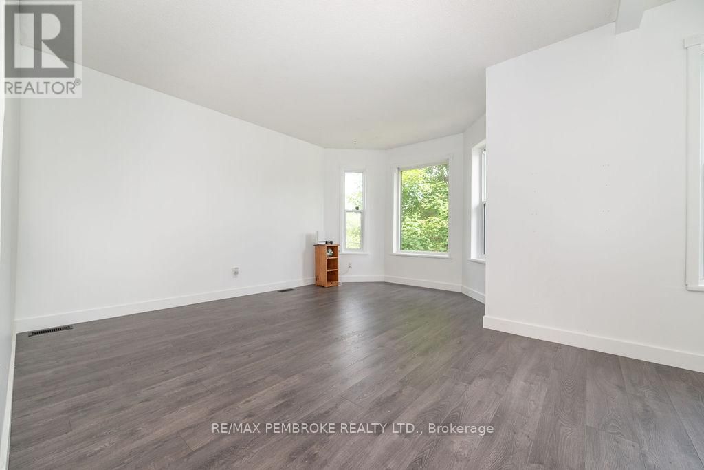 502 MARY STREET Image 27