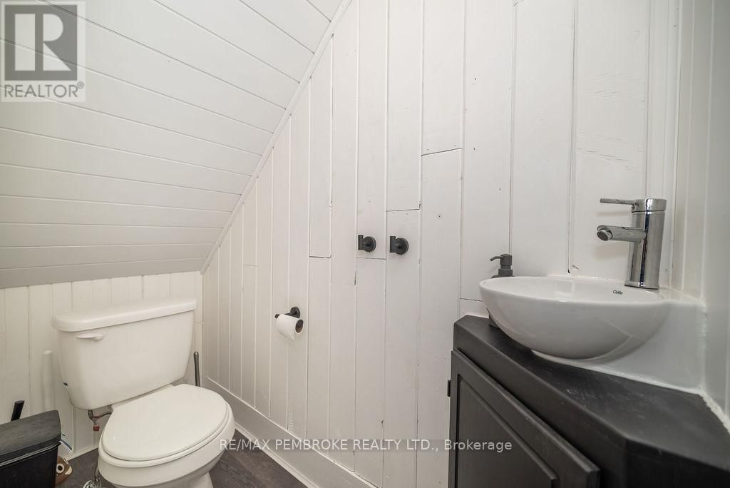 502 MARY STREET Image 32