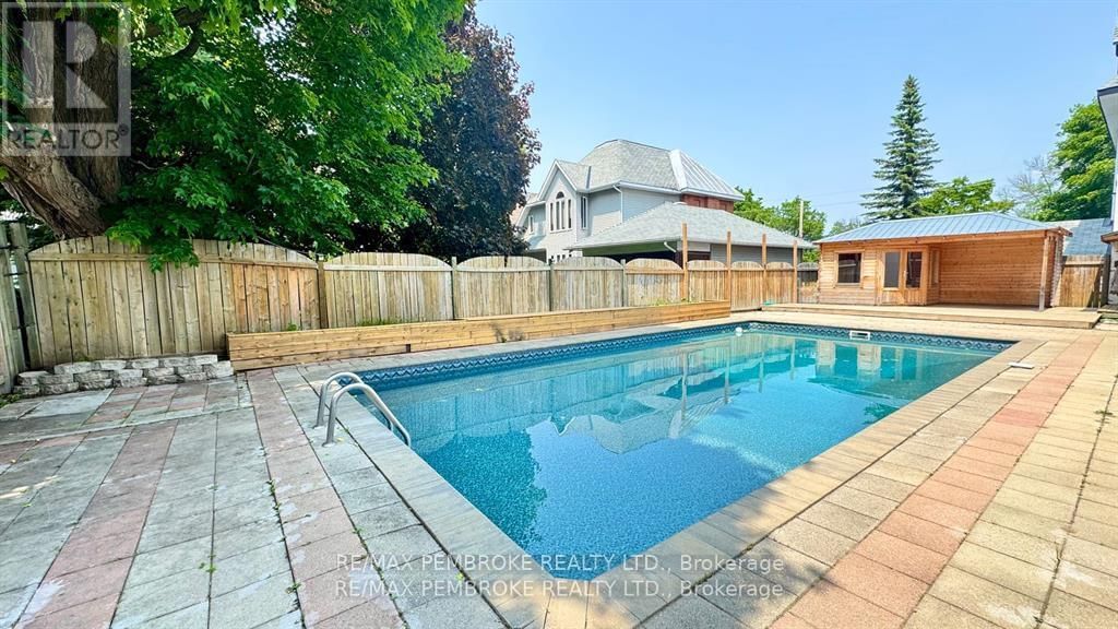 502 MARY STREET Image 37
