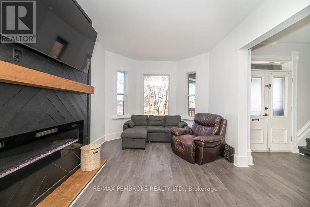 502 MARY STREET Image 7