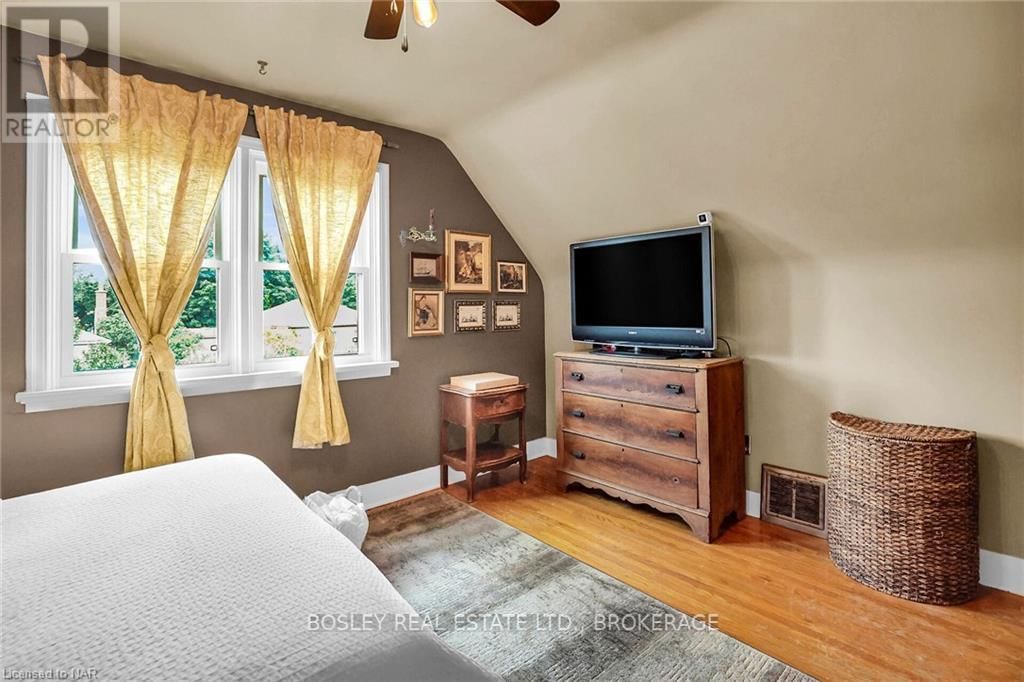 6746 WATERS AVENUE Image 27