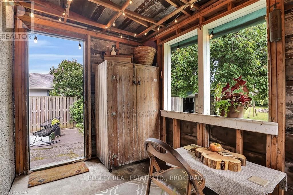 6746 WATERS AVENUE Image 30