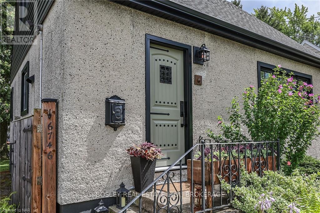 6746 WATERS AVENUE Image 33
