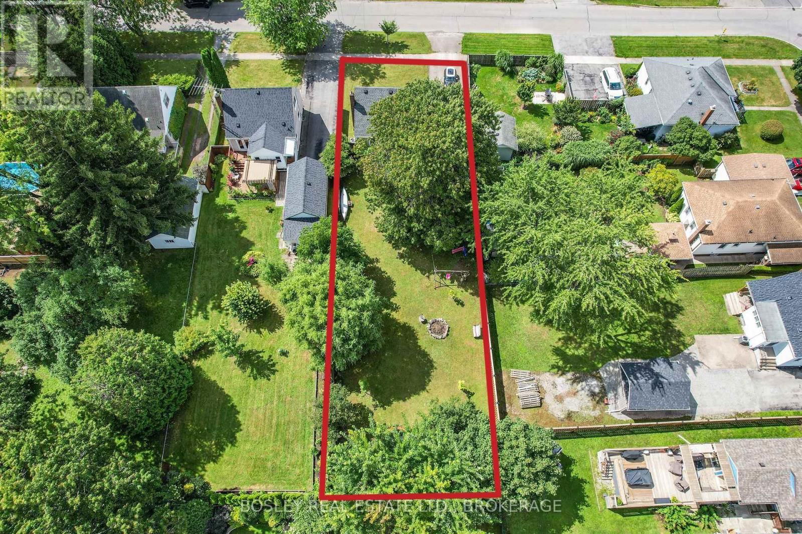 6746 WATERS AVENUE Image 37
