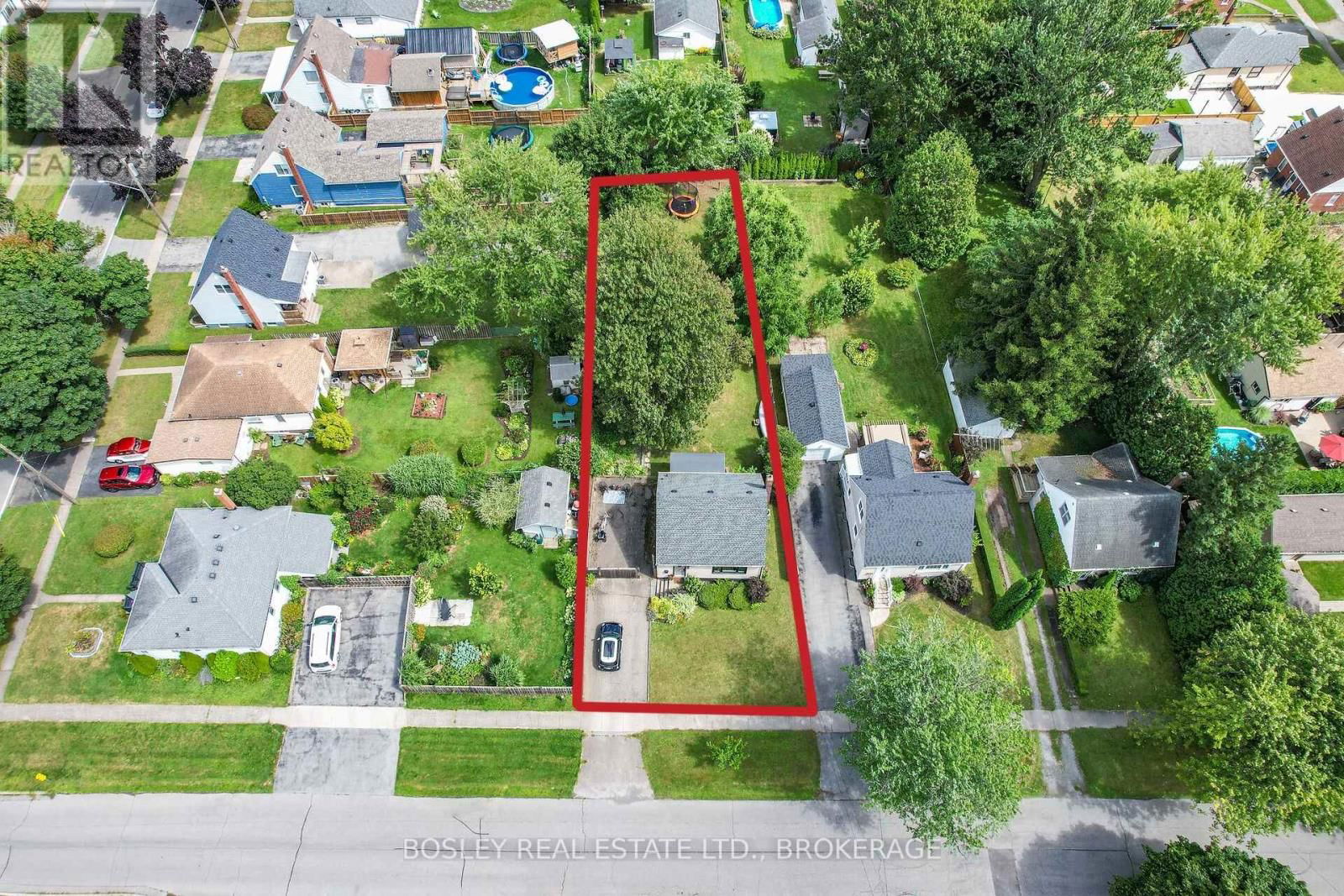 6746 WATERS AVENUE Image 38