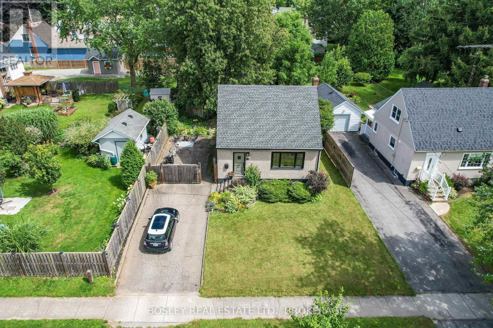 6746 WATERS AVENUE Image 47