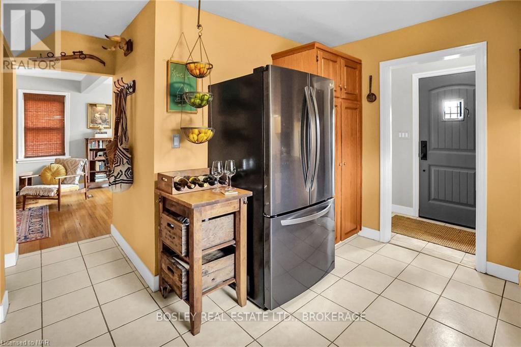 6746 WATERS AVENUE Image 5