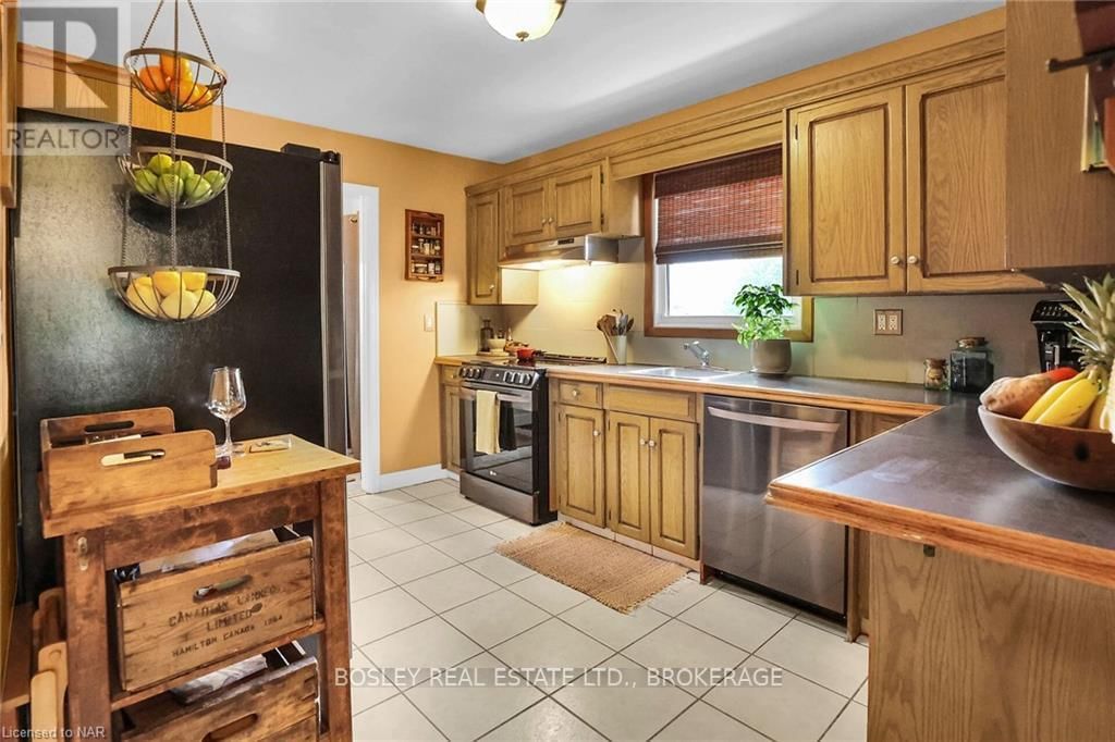 6746 WATERS AVENUE Image 6