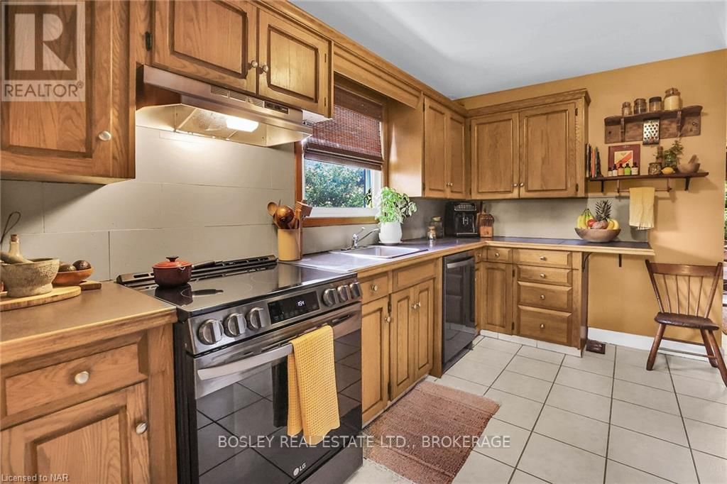 6746 WATERS AVENUE Image 7
