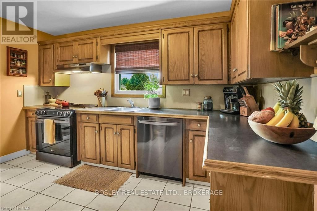 6746 WATERS AVENUE Image 8