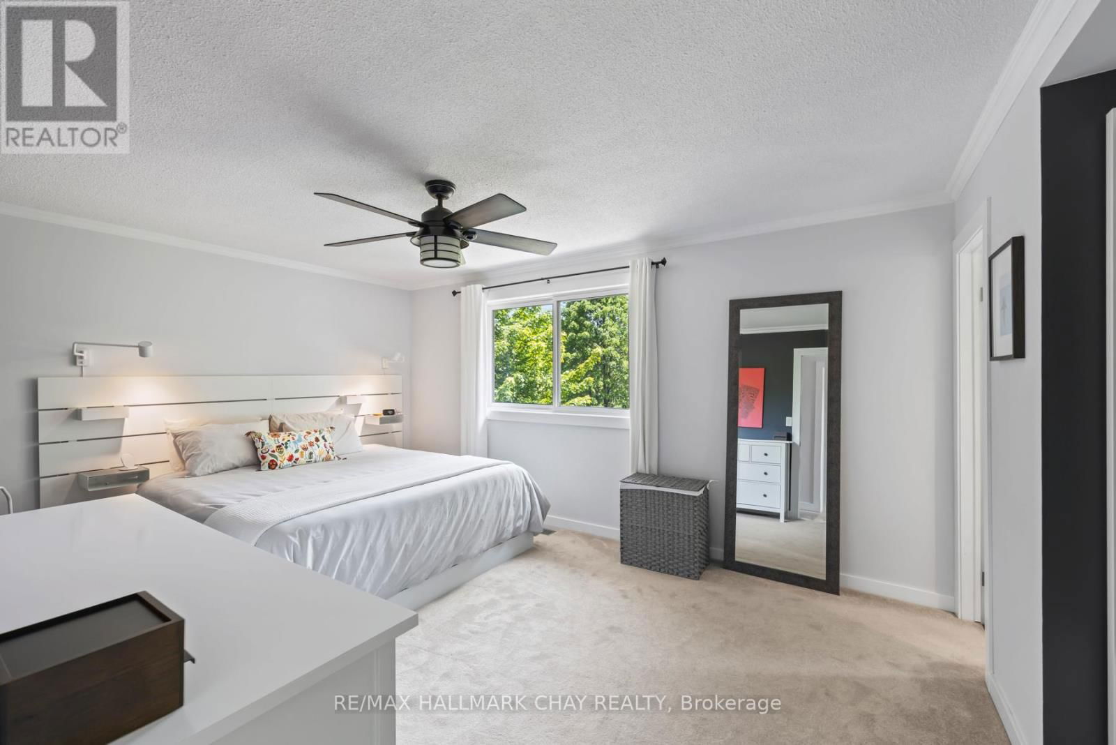 850 ROWANTREE CRESCENT Image 19