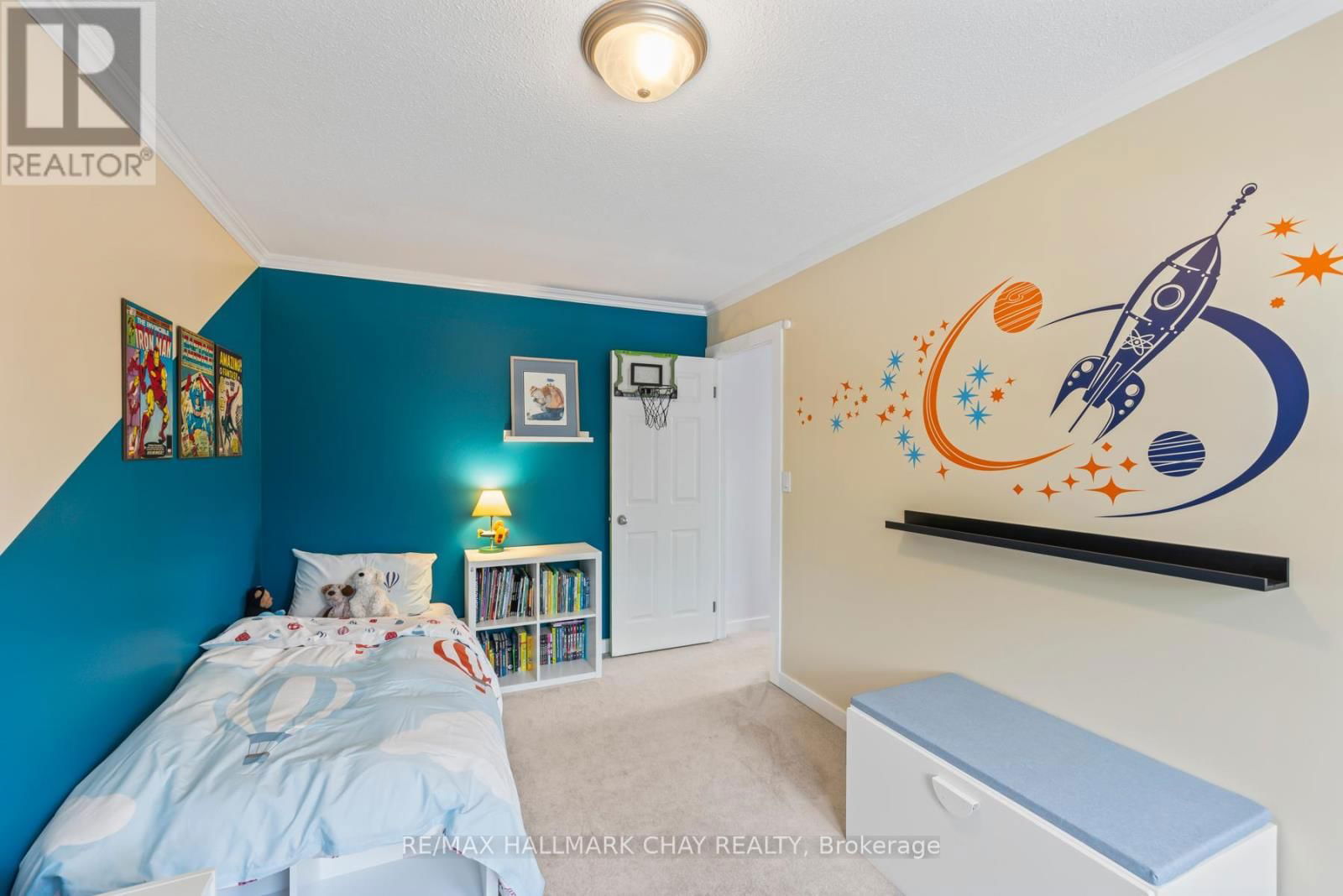 850 ROWANTREE CRESCENT Image 24