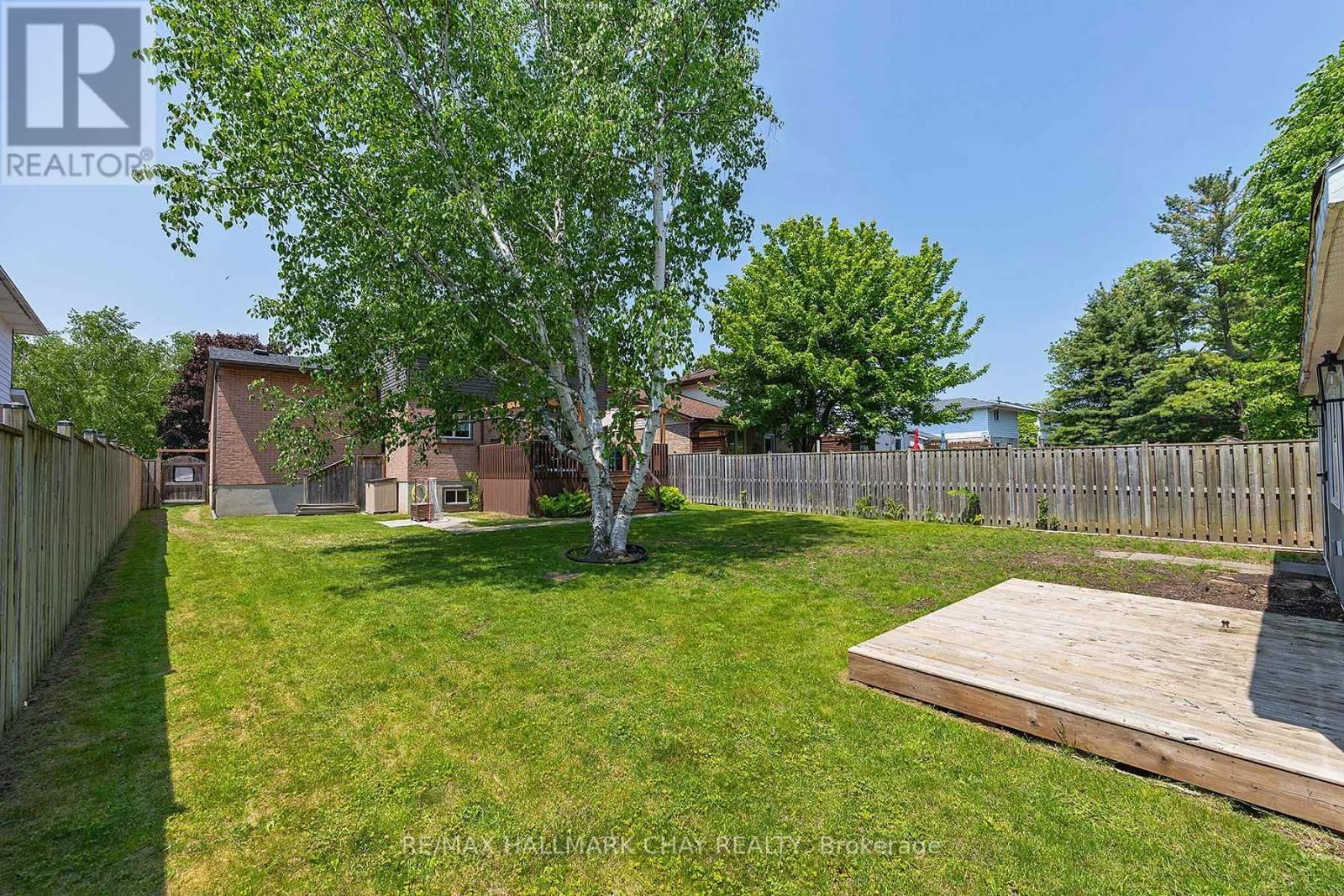 850 ROWANTREE CRESCENT Image 31